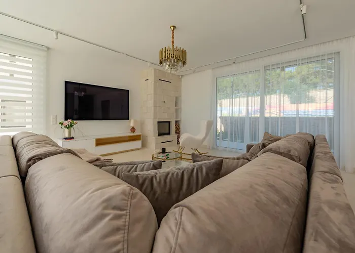 Posh Zadarvillas Vila *