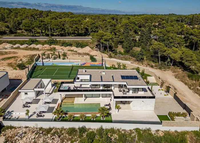 Posh Zadarvillas Vila *